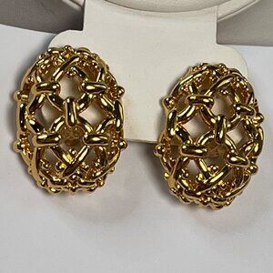 Vintage Gold-Tone Woven Clip-On Earrings Oval Design Womens Jewelry